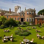 Grays Court