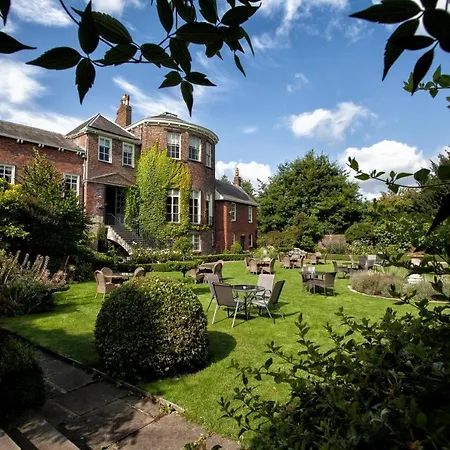 Grays Court 4*