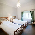 Grays Court 4*