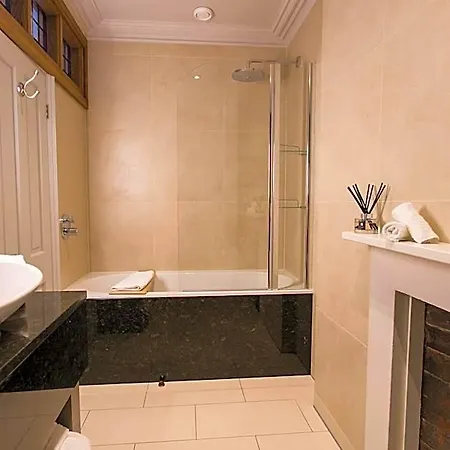 Grays Court 4* York