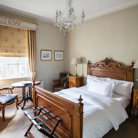 Grays Court 4*